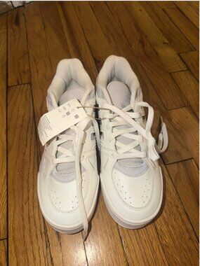 Adidas Men’s Wiscott Sneakers White Black Size 9.5 Athletic Casual Shoes NEW